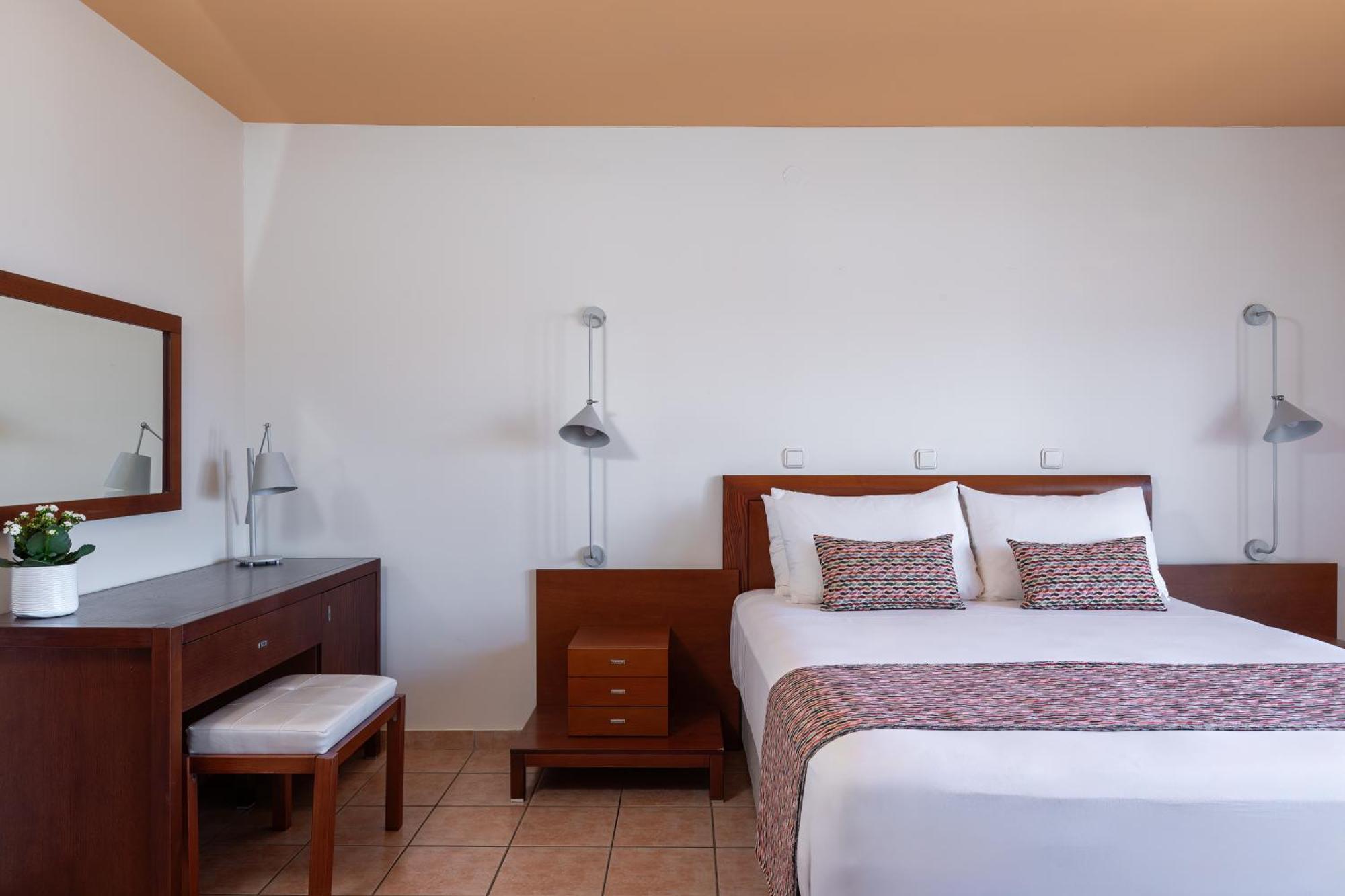 Flisvos Royal Hotel & Suites 托隆 外观 照片